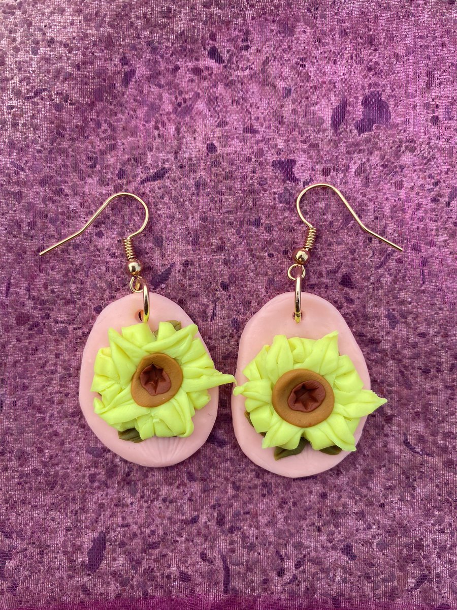 logananhorn's tweet image. Not sure if it’s because I’m a jewelry addict or if I actually really impressed myself with these but... needless to say- I’M OBSESSED 🌻 

These are all for sale on my site RIGHT NOW! Since they’re my first ones, they’re dirt cheap👇🏼

✨customizedbylogan.squarespace.com/shop ✨