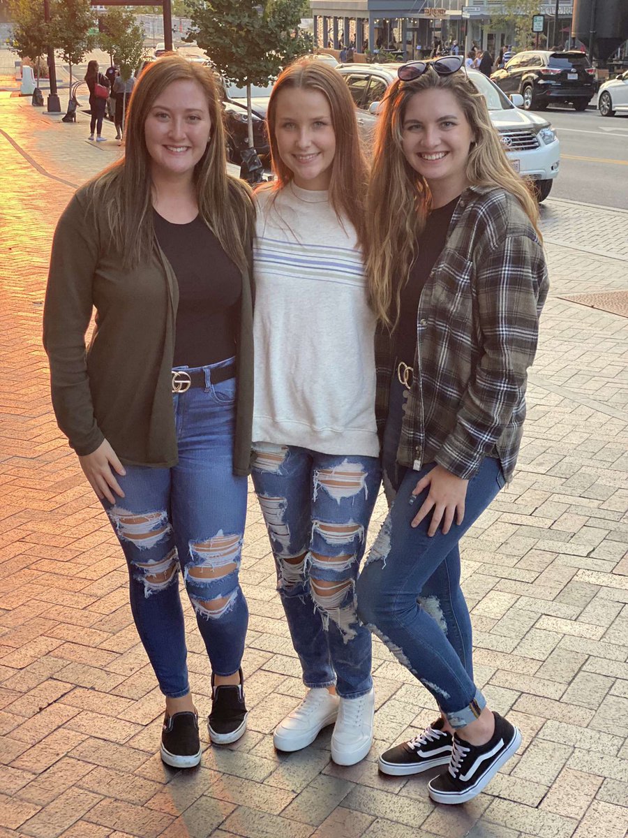 themainjane_'s tweet photo. HAPPY BIRTHDAY TO THIS BAD BITCH🖤🖤 Love you and hope you have an amazing day :)) @_emilyh11 https://t.co/GQnZm0xLEW