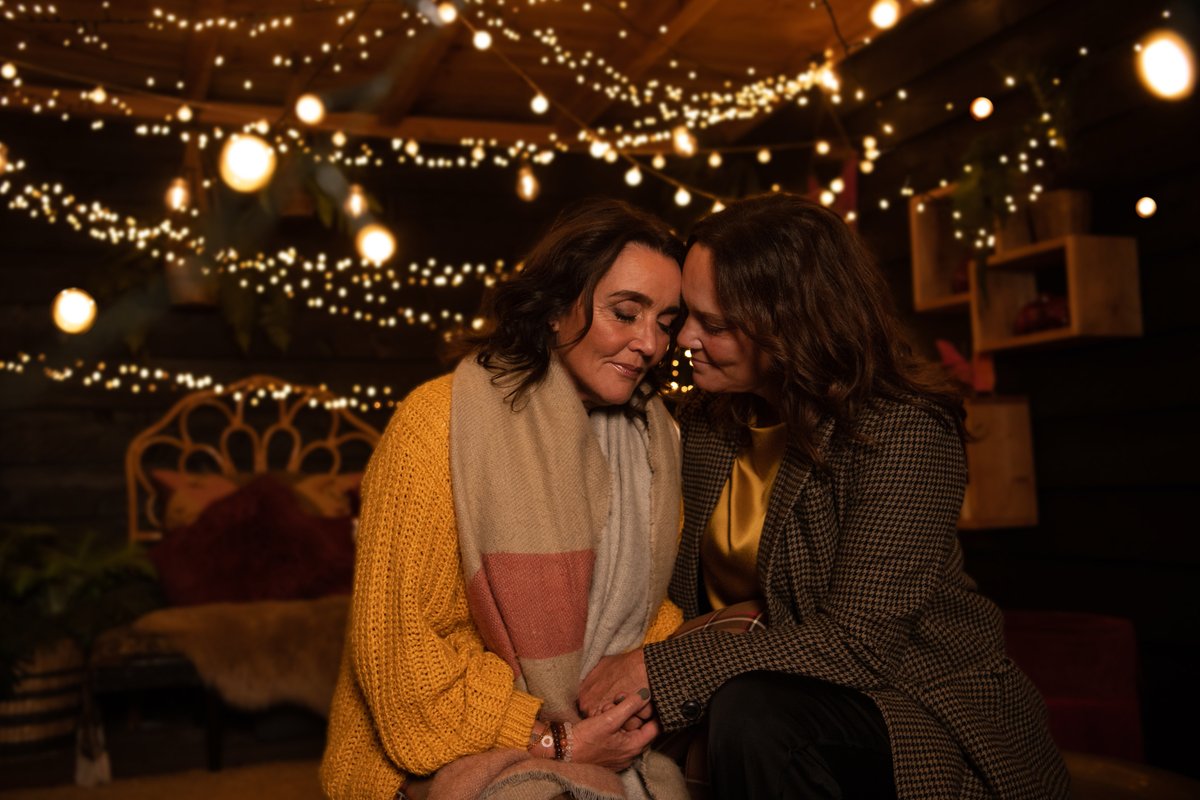 Op 2 november organiseren wij een unieke online herdenkingsavond: ‘Samen Herinneren’. Met een optreden van Trijntje Oosterhuis en namenlezing door Anita Witzier. Wie wil jij herdenken? Meld je nog snel vóór morgen aan: monuta.nl/samenherinneren