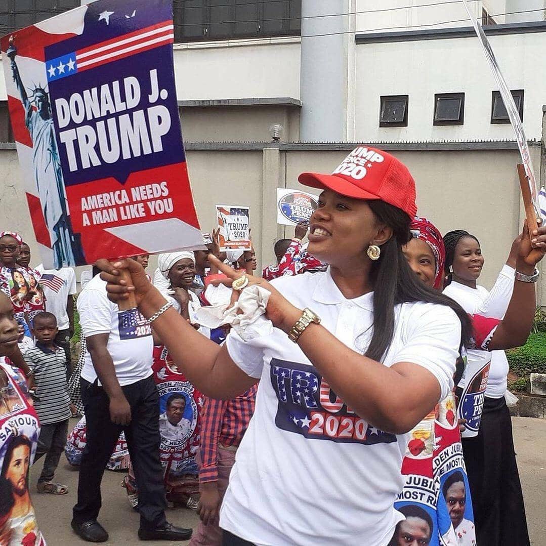 topebanter's tweet image. Dear Nigerian Pastors, 

Is this a spirit-led campaign for Donald Trump? Not even this period😳

Today in Anambra State, Rev. Hezikaih of Living Christ Mission Inc led his church members to campaign and pray for Donald Trump for his next election🤦🏿‍♂️ #EndSARS  #basedonwhat