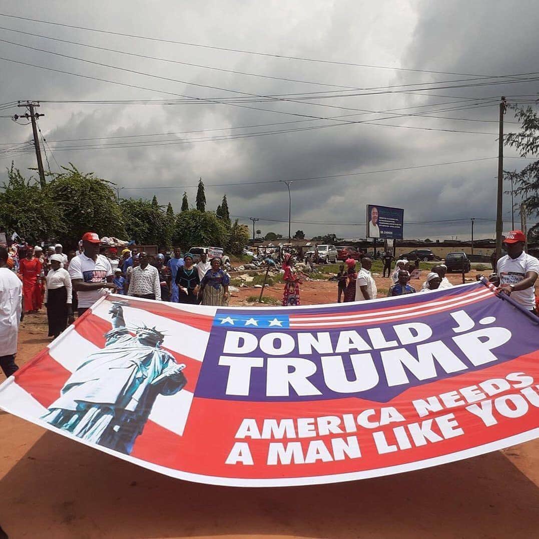 topebanter's tweet image. Dear Nigerian Pastors, 

Is this a spirit-led campaign for Donald Trump? Not even this period😳

Today in Anambra State, Rev. Hezikaih of Living Christ Mission Inc led his church members to campaign and pray for Donald Trump for his next election🤦🏿‍♂️ #EndSARS  #basedonwhat