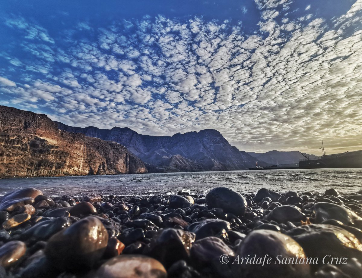 crzarisnt's tweet photo. Atardecer en el Puerto de Las Nieves, Agaete. 🌅
https://t.co/Gh5NAZ1oOw
#Agaete #GranCanaria #RiscoFaneque #Turismo #TurismoGranCanaria #TurismoAgaete #Mar #DedoDeDios #fotografia #photography #Cielo #sky #Cliff #Puerto #Guayedra https://t.co/f5sPO8oLYY