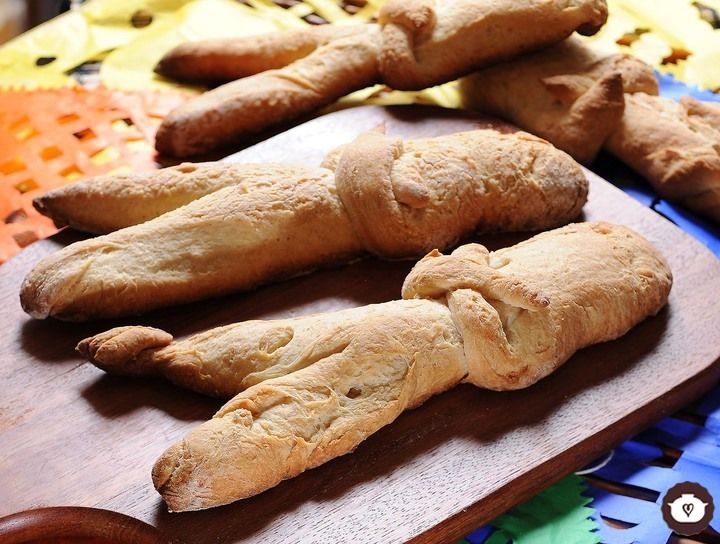 En Morelos esta el pan antropomorfo, figura humana con brazos.
