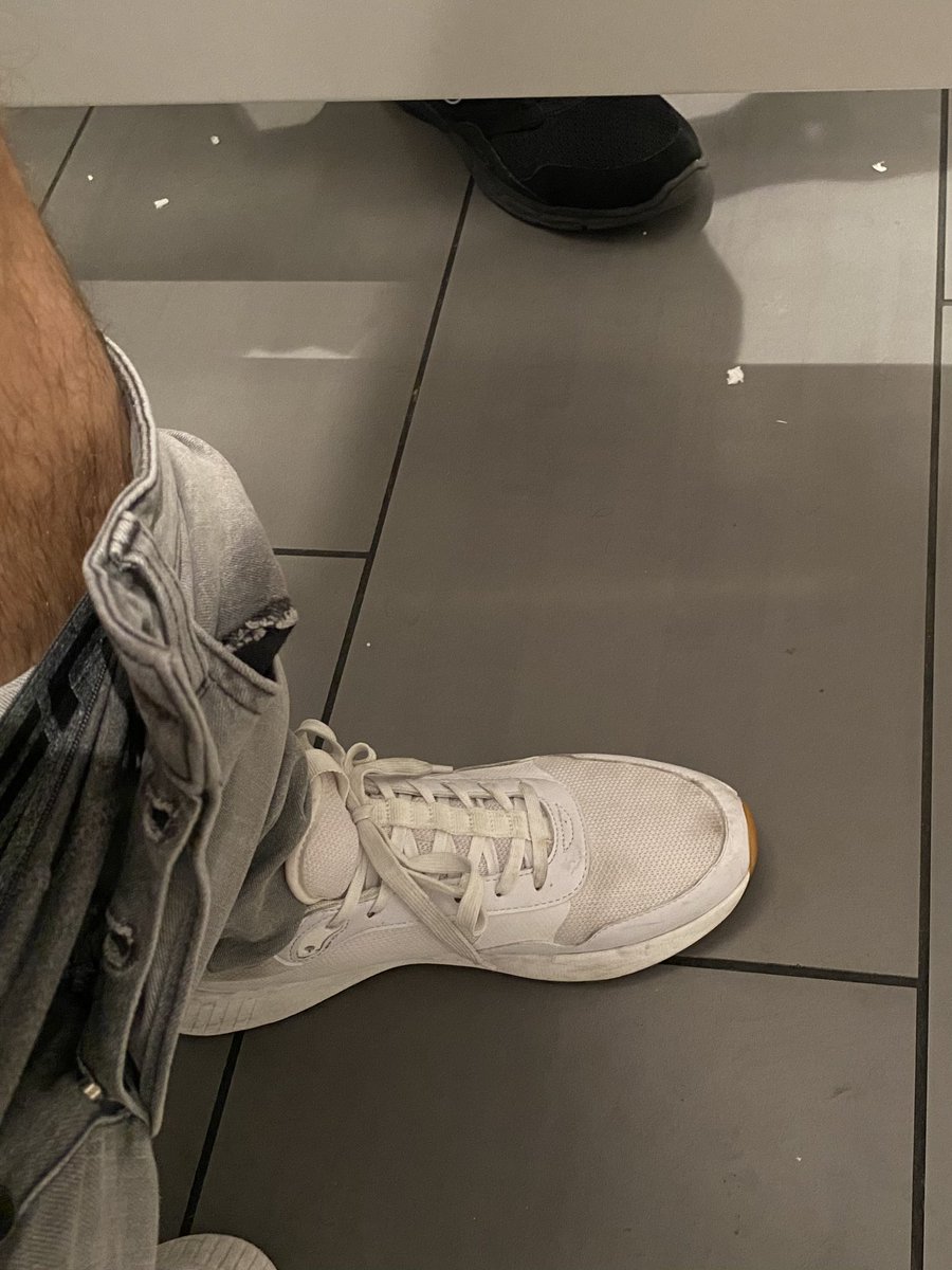 feetnmeat's tweet photo. How started // how it’s going #cruising #gaycruising #handjob #publicplay #gayboy #gaysex #bathroomcruising #cruisingbanos #grindr #gloryhole https://t.co/UwcnWdCnUd