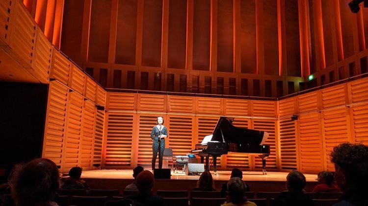 Well that sure was fun! Thank you @KingsPlace for the opportunity to play to real live attentive ears and thank you @KitDownes #DonnachaDennehy #MicaLevi and #JohnLutherAdams for giving me so much to love 💚 #letmusiclive