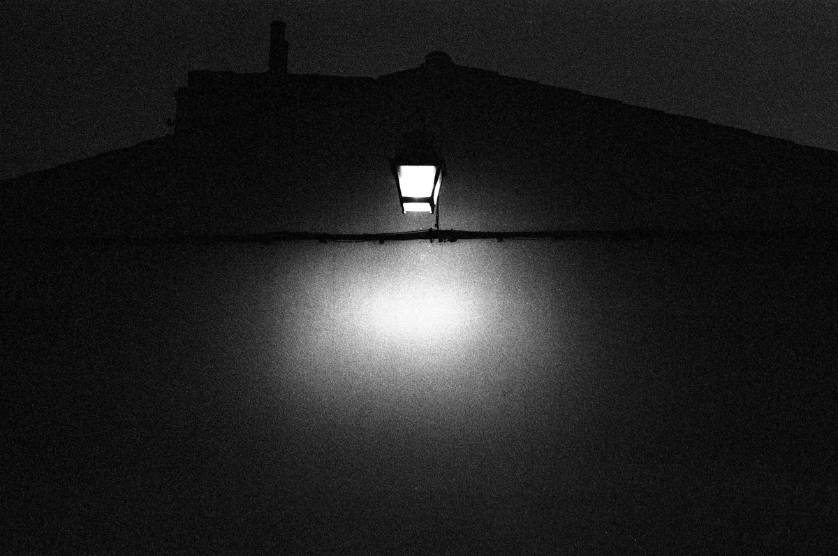 alxmiguelc2's tweet photo. Évora, 24-10-2020.
Canon New F1, Canon FD 50mm f1.4, @KodakProFilmBiz Tri-X.
#filmisnotdead #filmphotography #35mmfilm #35mm #blackandwhitephotography #silverhalides #PHOTOS #photography #photograph #photographer #photooftheday #photo #believeinfilm #filmisalive https://t.co/8E2NDBZT9d