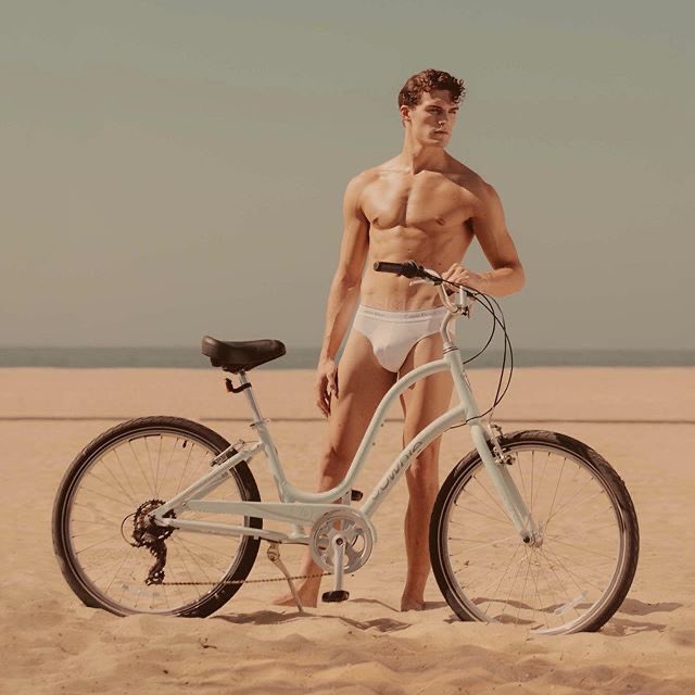 ElMxn-CXYAEyFMp?format=jpg&name=small