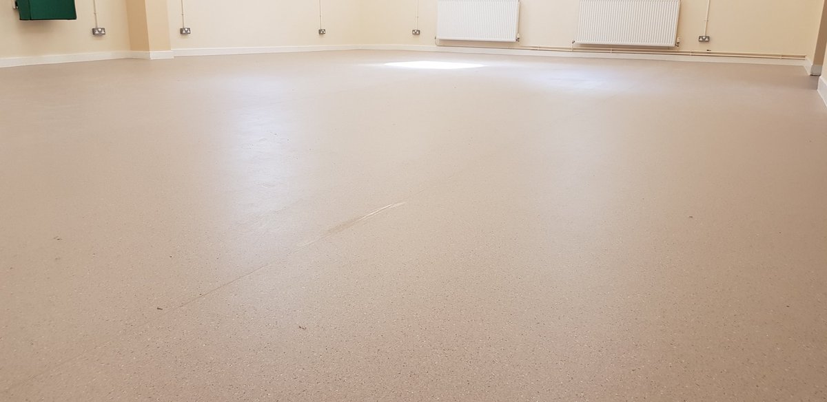 unlimitedfloors's tweet photo. Great finish to a problematic floor to a gym in Barnsley. Levels needed correcting, moisture control required, flooring installed from @Polyflorltd mystique.
2 pallets of @ARDEXUKFlooring NA, 1C dpm, grinding...this had the lot..great finish πͺ
#ardexsystem #flooring #screed #gym https://t.co/1WtoZlwNg8