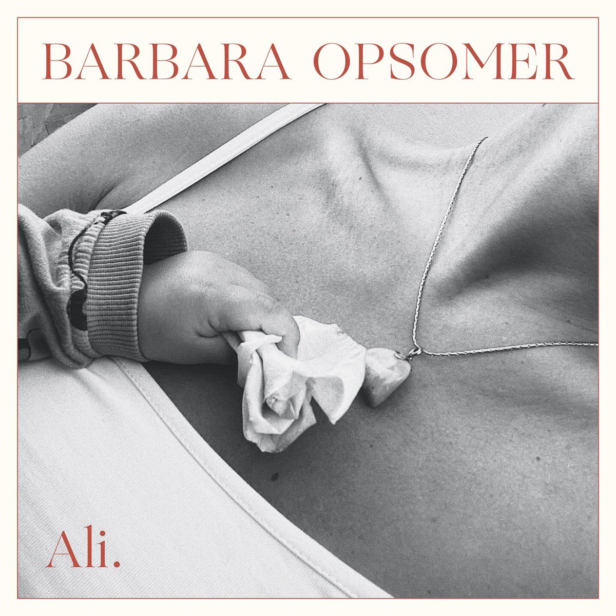 BarbaraOpsomer's tweet photo. Jour J.
Après quelques temps d’absence, je reviens en musique avec un single qui me tient particulièrement à cœur. Ce single, c’est l’histoire avec mon petit Ali.
Dès ce soir MINUIT, vous découvrez ALI sur les plateformes de téléchargement. Et demain à 18h, le clip sur YouTube. https://t.co/DXW4N2Fd2q