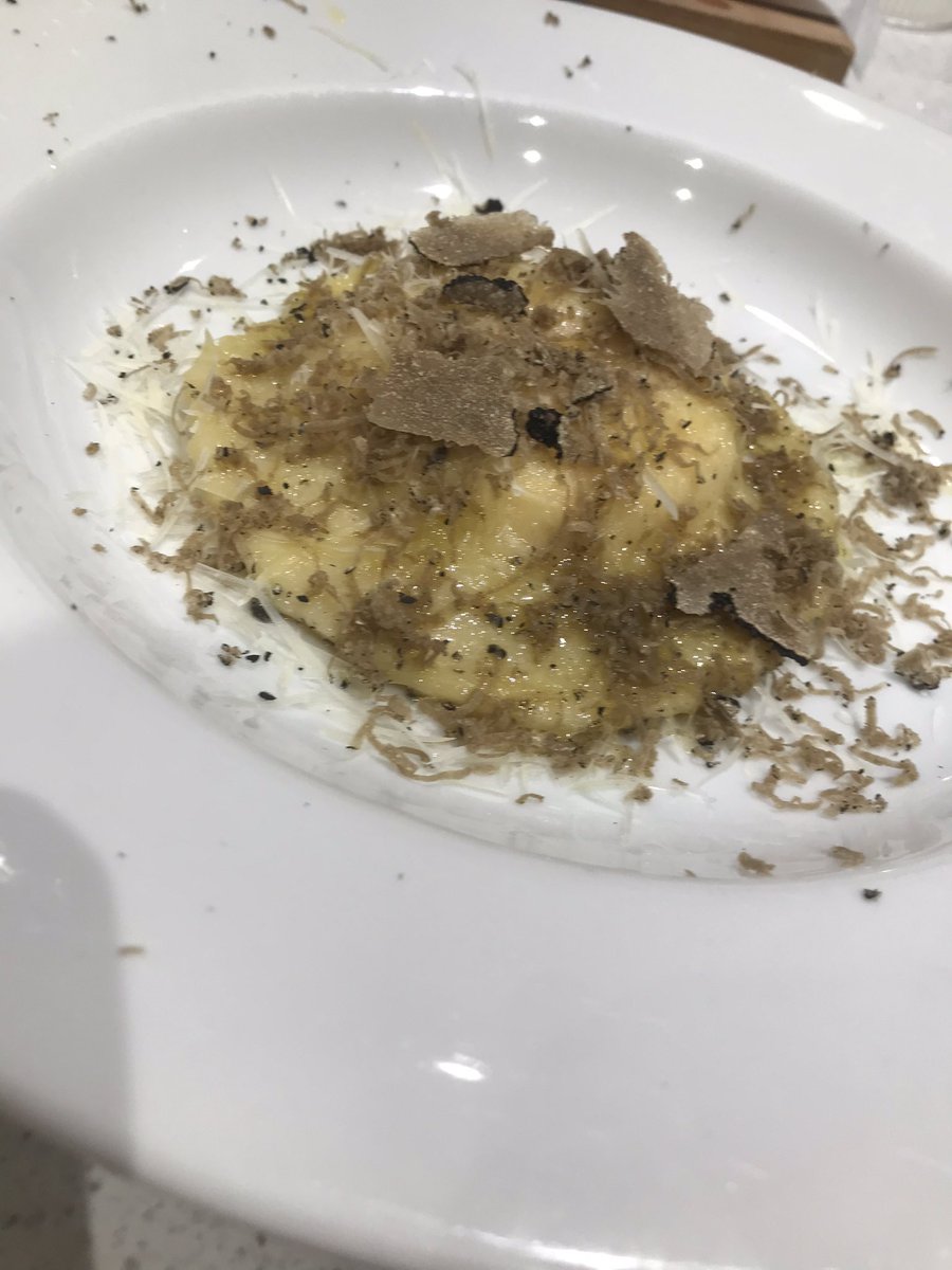 olianasuk's tweet photo. Home made #raviolone Filled with #yorkshirericotta #eggs 
Grated @WiltsTruffles &amp; #yorkshirefiore and a drizzle of @FilippoBerio https://t.co/C0i4x6oASe