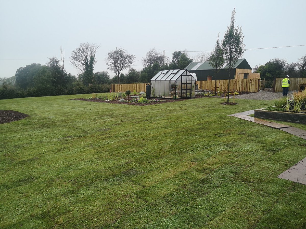 MartynLawns's tweet image. Couple of pictures from #DIYSOSIRL Martyn Lawns where delighted to be involved and thanks to all the suppliers and people who made this amazing transformation happen