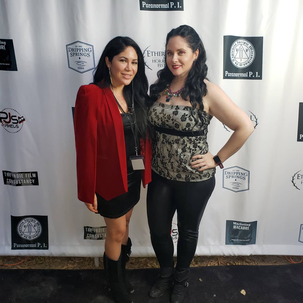 Some positive news for your feed: At the Ethereal Horror Film Festival last night! <a href="/paulinamanseau/">Paulina Manseau</a> took home best writer for her film "Mors Bonum" 🎉 A good time was had by all.
#film #indiefilm #filmlife #actress #1stAD #atx #filmfestival #etherealfilmfest #morsbonum #Awards