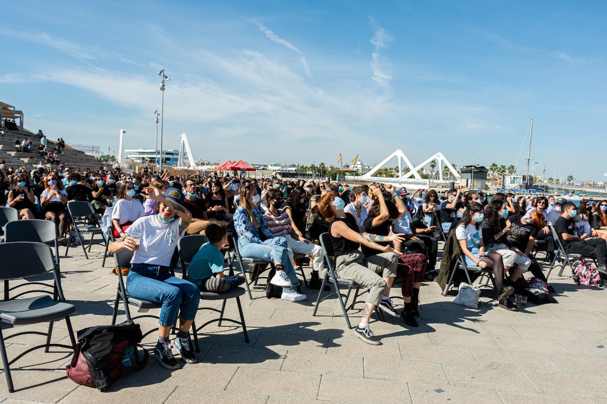 Los eventos se hacen con mucha precaución y concienciación pero sin perder las ganas de compartir y disfrutar de experiencias. Mantener la distancia y no quitarse la mascarilla son claves para seguir disfrutando de los eventos presenciales #HacemosEventos y son #EventosSeguros