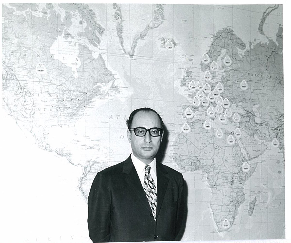 around the world, typically chaired by the head of state. By the time the Celebrations were underway in 1971, there were 70 such committees - Shafa is pictured here in front of a map marking them. ~rs 6/20