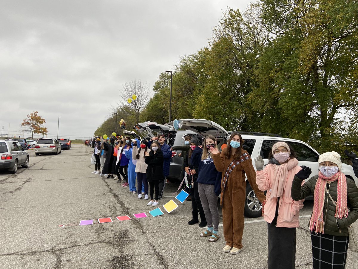 OlatheFutureEd's tweet photo. Wishing you a Happy Halloween from the fabulous FEA Freshman Crew and Spooky Spectacular Sophomores! We ❤️ spooky season and getting to see kids drive thru @olatheeast_ips Trunk or Treat was the best @OlatheEastHawks #FEA #ehours #spookyseasons #halloween https://t.co/Uvdh2YoeQD