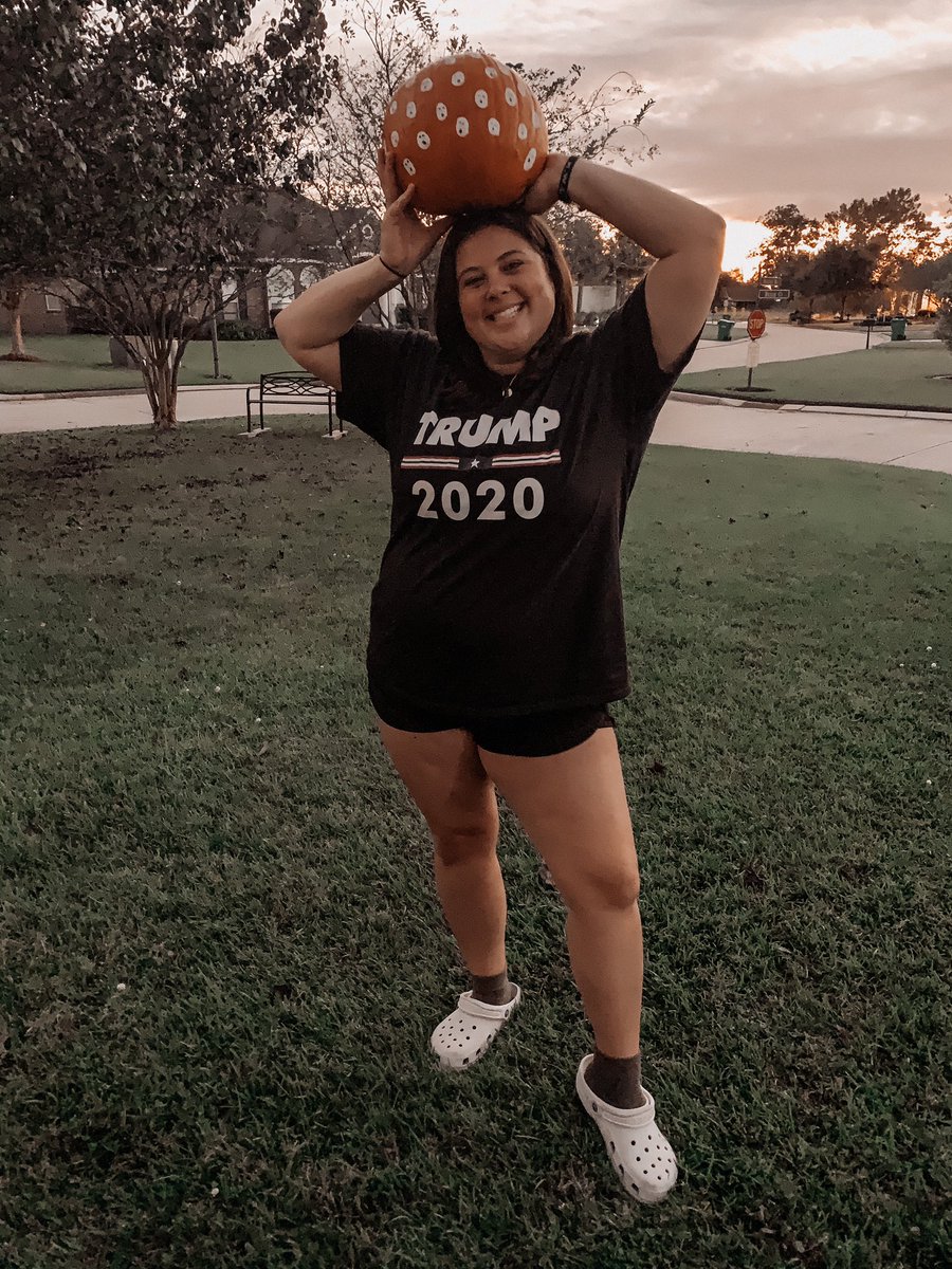 arshirer's tweet photo. spooky szn 👻 https://t.co/Lmzmz3MPXt