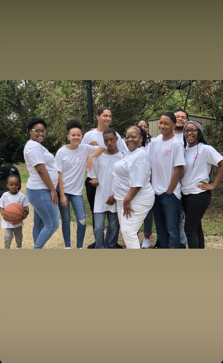 __quaashaa's tweet photo. #Supportingthefighters 💗
#BreastCancerAwarenessMonth 💗🤍 https://t.co/fQMdlaFiM5