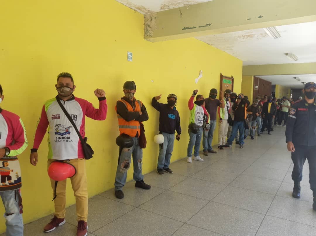 RangelSilva4F's tweet photo. El pueblo trujillano hoy demostró su carácter democrático y participativo en el #SimulacroAN2020. Reconocemos también el trabajo de los funcionarios del @Cne_ve y a la @ZODI23_TRUJILLO por hacer posible esta jornada dispuesta en los 20 municipios de la entidad. #VenVamosJuntos https://t.co/GdIRT8TA09