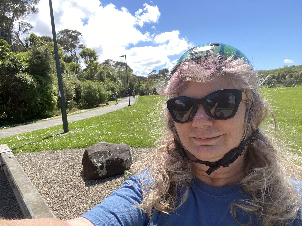 sniskybobfry's tweet image. Gorgeous Spring day for a cycle out in westerly direction. Through vineyards, horse paddocks and countryside. #LabourWeekend