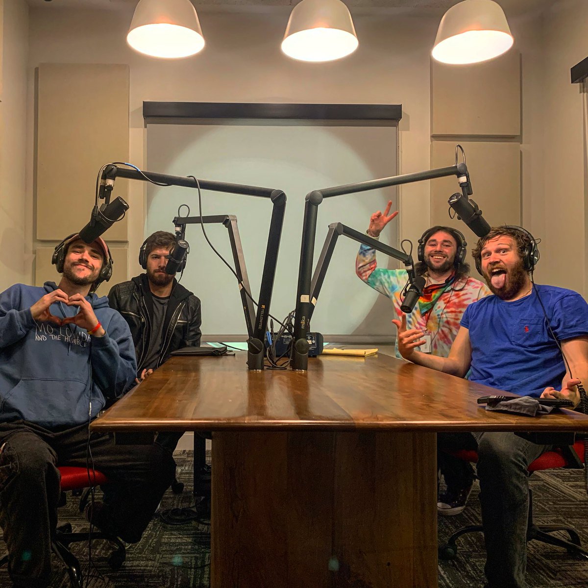 Felt like <a href="/joerogan/">Joe Rogan</a> today recording a podcast... ‘89 Astro Van style 👌🏽