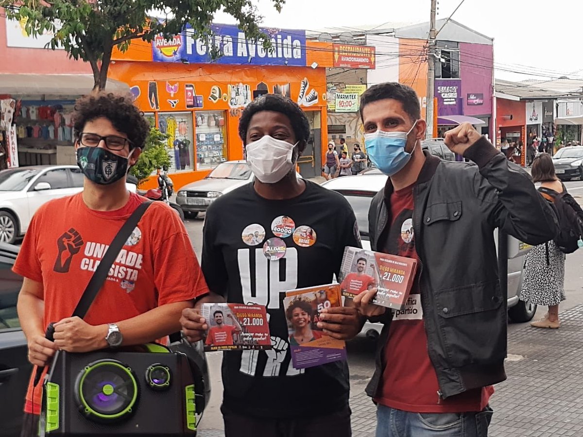 poderpopularmg's tweet photo. ELEIÇÕES | Candidatos do Bloco do Poder Popular e da coligação BH em Movimento realizam panfletagem no bairro Alípio de Melo em Belo Horizonte.

Reportagem de Leonardo Godim para o Poder Popular MG.

🔗 https://t.co/eHHxUIIfTo

#PoderPopularMG #PoderPopularBH #BHEmMovimento https://t.co/wcuH8W3CZC