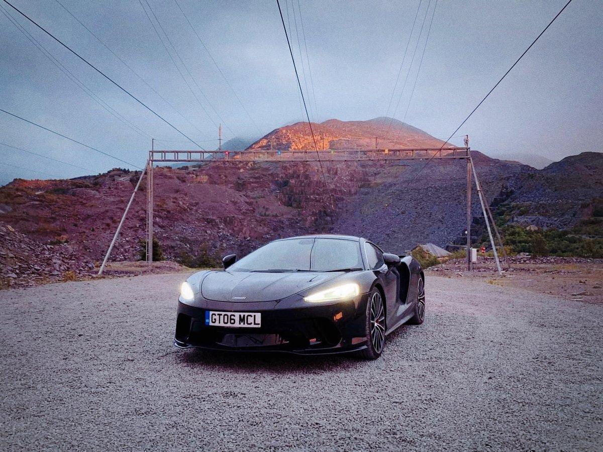 ZipWorldUK's tweet photo. Who saw us on @bbc_topgear tonight?! 🚗💨 
Great to see @PaddyMcGuinness fly on our Velocity 2 adventure at 100mph! Fab to have @flintoff11, @harrismonkey and Heinz Harald-Frentzen on site too, as well as the amazing Top Gear crew - didn't North Wales look beautiful?! ⛰️ 😍 https://t.co/qEbbIl3Pha