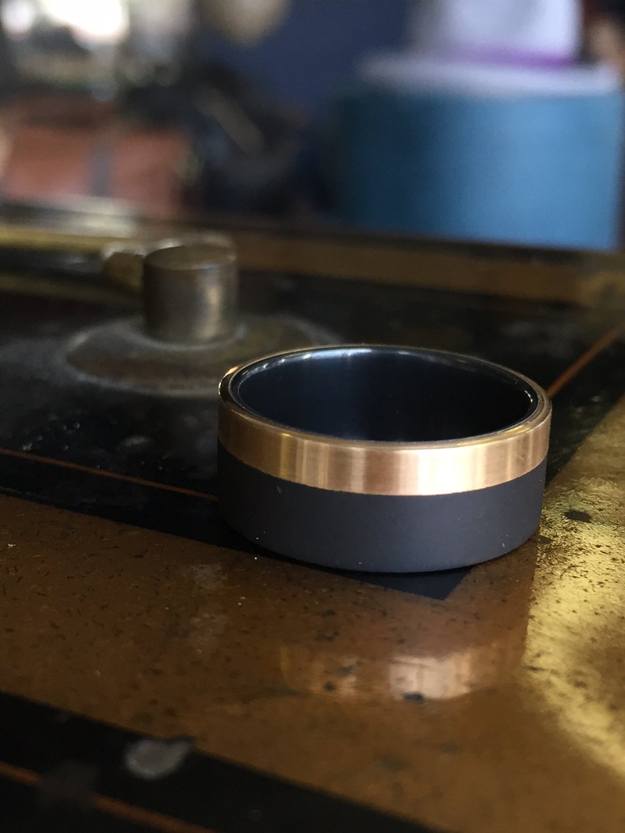 LordCoconut's tweet photo. The Block ring in 9ct gold and Zirconium by Rhett Dale

#weddingvendor #AUweddings #bride #herecomesthebride #weddingdaydetails #weddingday #weddingdress #thebridestory #weddingphotography #bridestory #bridal #weddinginspiration https://t.co/hC1CdmxKEj