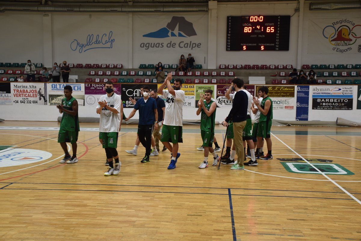 basketcalpe's tweet photo. 𝗣𝗥𝗜𝗠𝗘𝗥 𝗘𝗤𝗨𝗜𝗣𝗢 | 

🏀 @basketcalpe  8⃣0⃣-6⃣5⃣ @UCAMMurcia 

💪🏻 Gran victoria para estrenar la temporada en casa y con una #MareaVerde que se ha dejado notar en todo momento

2⃣1⃣ Esta victoria es para Álvaro, que por desgracia pasará por quirófano ¡ÁNIMO!

#ForçaCalp💚 https://t.co/OWSPE0lWYH
