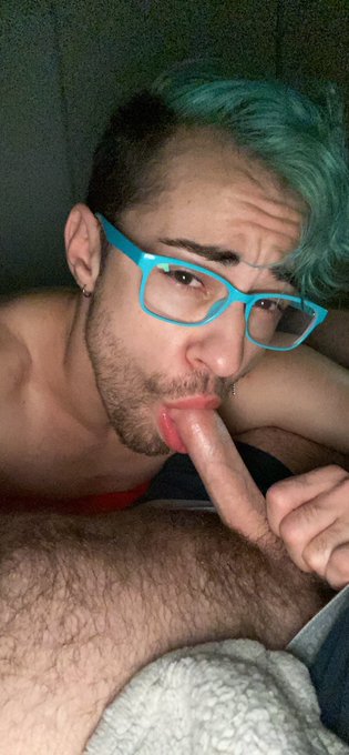 How I wake my boyfriend up ?
#gay https://t.co/xJSF1JPmXp