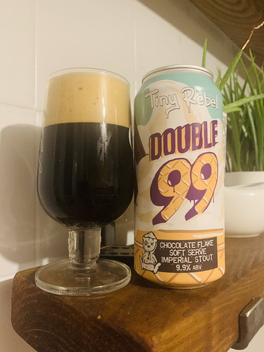 Karrina88's tweet photo. It’s been an indulgent and delicious weekend already, why not finish it with a @tinyrebelbrewco double 99 imp 🍦🍫 #minuteonthelipslifetimeonthehips #impstout #dessertbeer #nodiets #outdoorlife https://t.co/vqgiWSFb4D