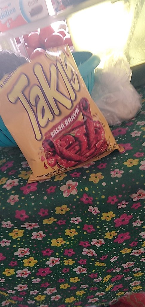 IvanaPlascenci1's tweet photo. No es tarde de domingo sin la botana #takis #botana #tardede #happy https://t.co/8DseDlSAV0