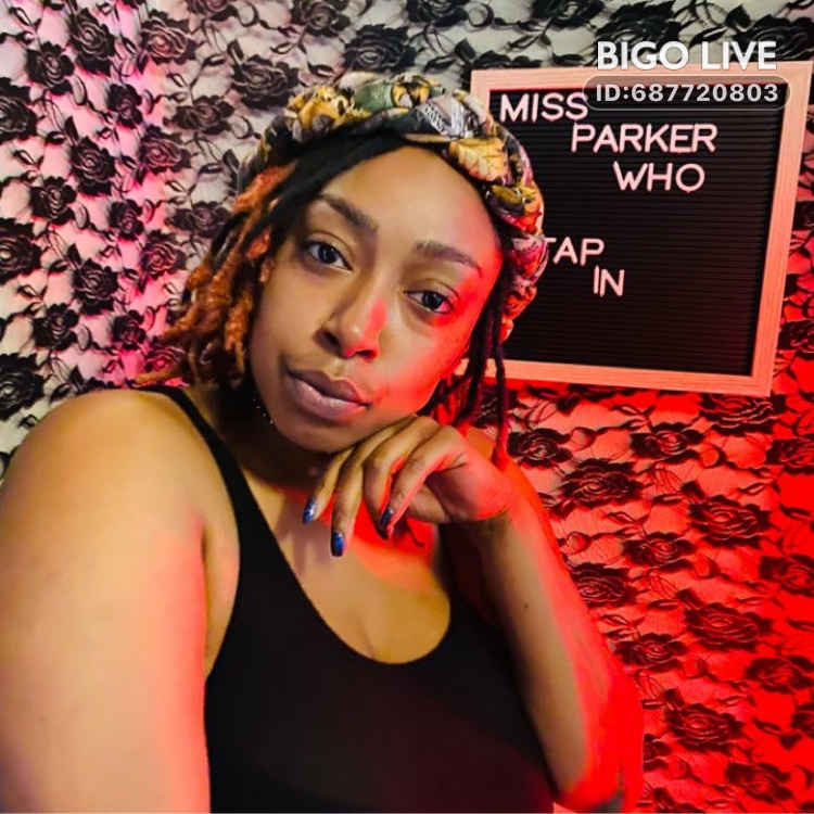 Only_1_Ceness's tweet photo. Come and see MissParkerWho's LIVE in #BIGOLIVE: #make_friends Should I be your next newest Host🤟🏾  
https://t.co/DIJPqwJncV https://t.co/aiQRI2icyN