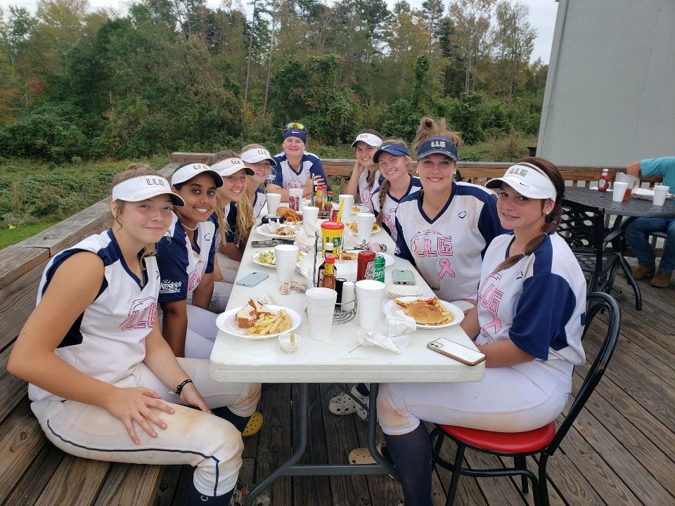 Linda_McGowan14's tweet photo. Thanks to all the college coaches who watched our team this weekend and to @PACKUPSTATE  and @DiamondClassic8 for organizing a great event.  Finished 2-0, with a 💣 by @WhittenBerkeley and a shutout thrown by @blythfreeman and @JenaStutler before the rain came. #ALLin @LLG_Pedy https://t.co/ajSZmbjnID