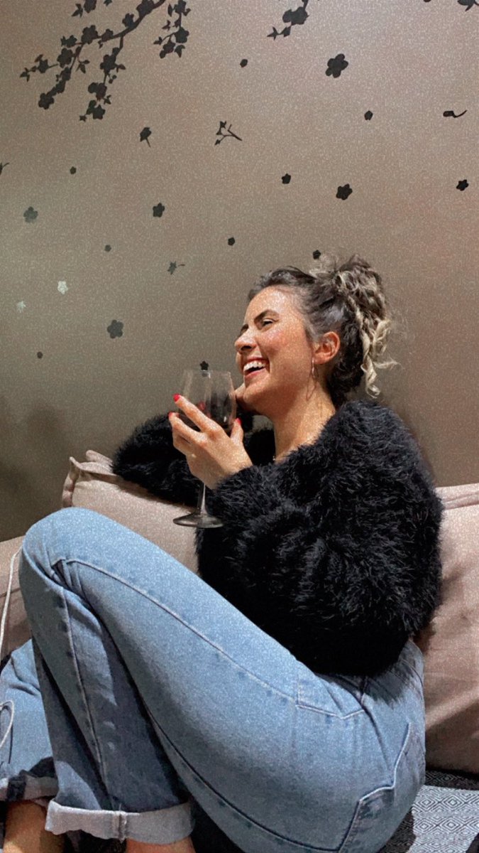 _natysemh's tweet photo. as fotos de um date comigo foram atualizadas com sucesso 🥂 https://t.co/byAVCVtWeu