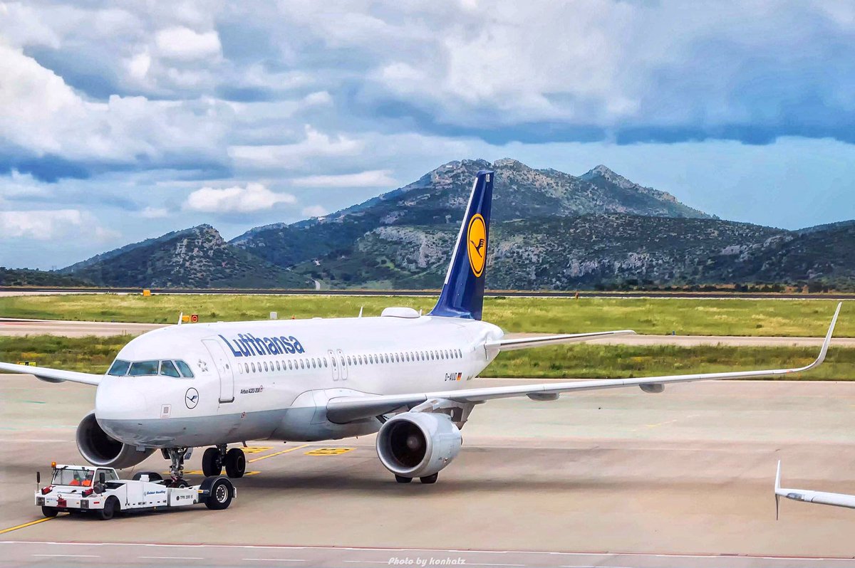 Lufthansa💛 A320ceo pushing back!✈️
-
@lufthansa @Airbus @ATH_airport @staralliance
#lufthansa #lufti #LH #a320 #a320ceo #airbus #departure #aircraft #ath #lgav #airplane #airport #aviation #avgeek #staralliance #ramp #airbus320ceo #elvenizelos #athensairport #pushback https://t.co/z3xmsD37Lv
