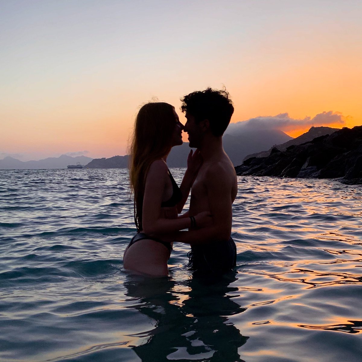 ginnxix's tweet photo. nos quiero viajando, riéndonos de todo y siendo felices https://t.co/pTGJsGSGbm