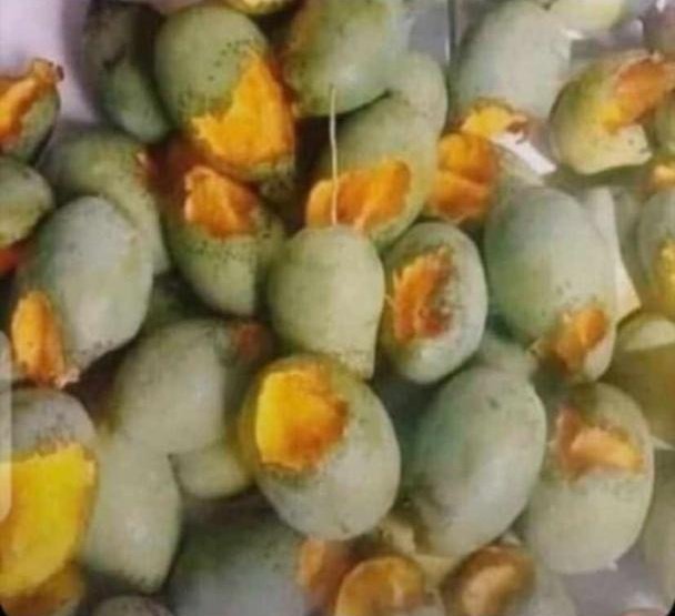 Shamsuddeen_k3's tweet image. African men searching for wife material 😂😂😂

#endinjustice #basedonwhat | Drogba | Organism|