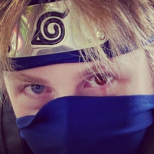 nityanandchandr's tweet photo. Padayatra got his Kakashi costume in the mail that we helped order for him, so he also showed off his new duds. I did some photoshop work on it to make the chidori 💥 & sharingan #cosplay #Kids #Kakashi #Naruto #shera #elf #photoshop by #affinityphoto #sharingan #sharinganeyes https://t.co/cJjMPx3kBy