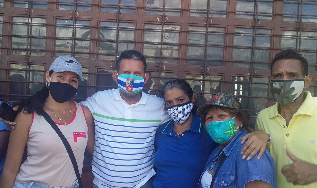 coromoto_2's tweet photo. Hoy #25Oct los CLAP de La Coromoto municipio #Girardot parroquia #LosTacariguas activos en el #SimulacroAN2020 excelente jornada #VenVamosJuntos6D @NicolasMaduro @MTorresValbuena @Mercal__Aragua 
@amigosdemcy1 
@PartidoPSUV 
@clap_torre 
@Adri2983 https://t.co/i3ADgS1kqx