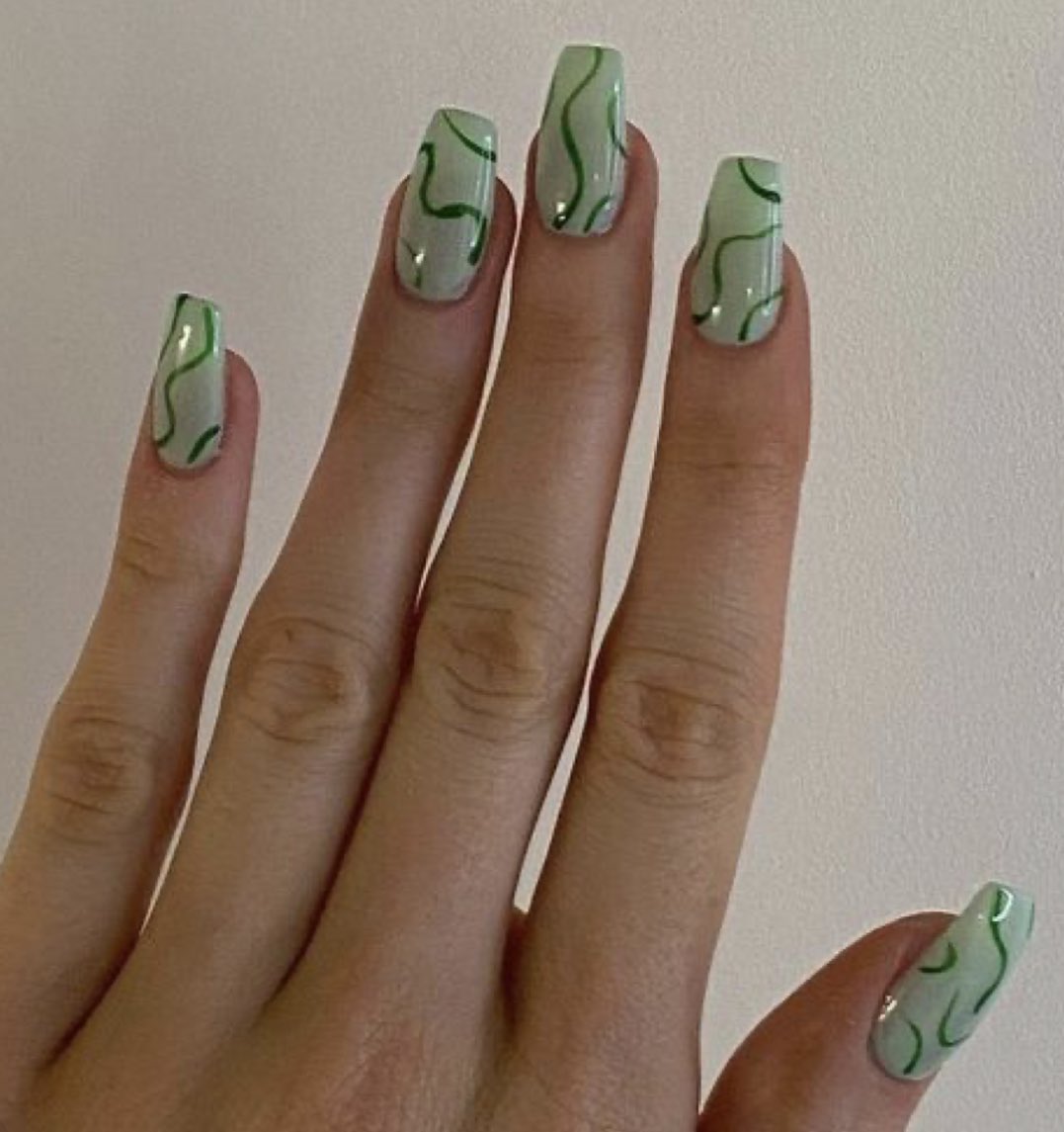 green nail aesthetic