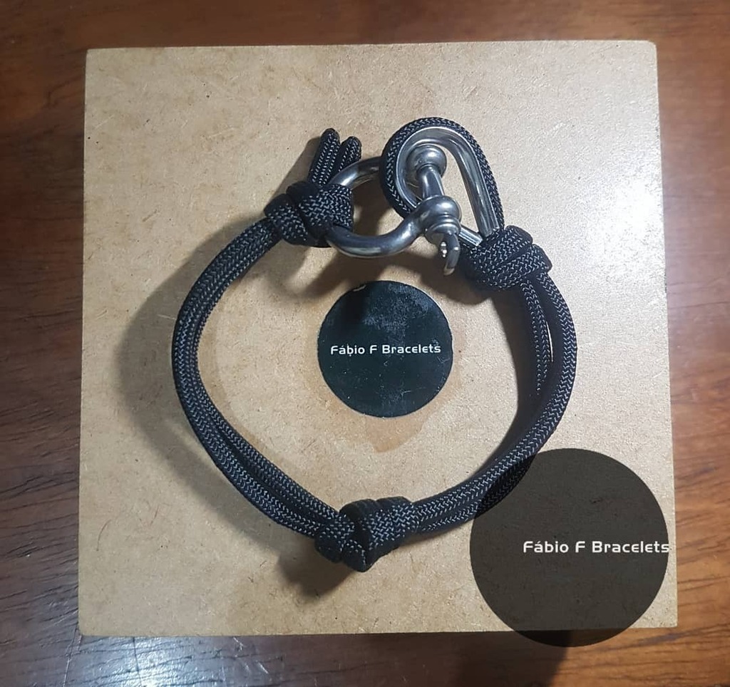 fabiofbracelets's tweet photo. Pulseira "Ômega 3 nós". Parte da remessa de outros modelos com várias cores e padronagens para uma encomenda bem bacaninha... #fabiofbracelets #menstyle #pulseiras #bracelets #sp #saopaulo #brasil🇧🇷 #fortunato_co https://t.co/MhCLF7PSe5 https://t.co/7e0rWdbk8q