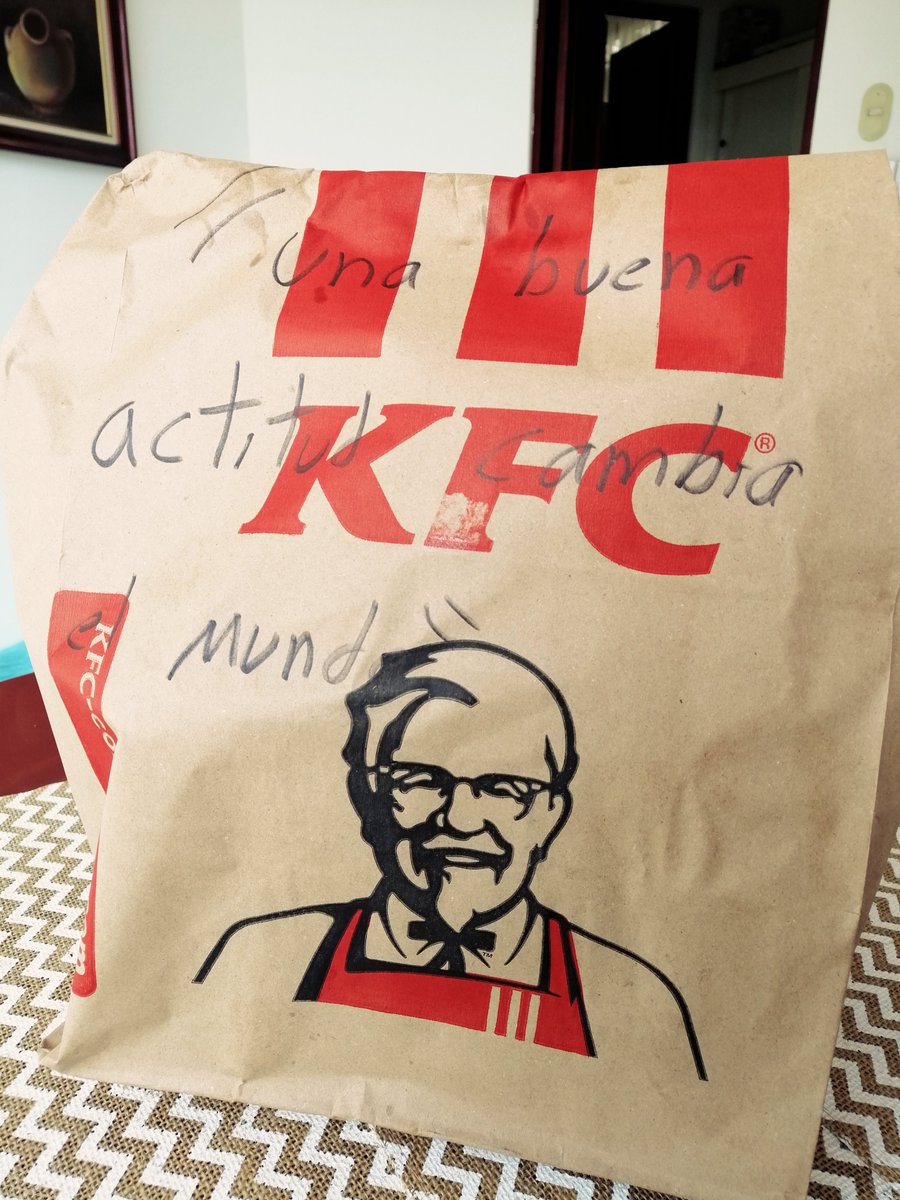 guzaraya's tweet photo. Gracias a Stu de @KFC_CostaRica Amara por el mensaje #BuenaActitud 👍🏻 https://t.co/u5PvrwBAzi