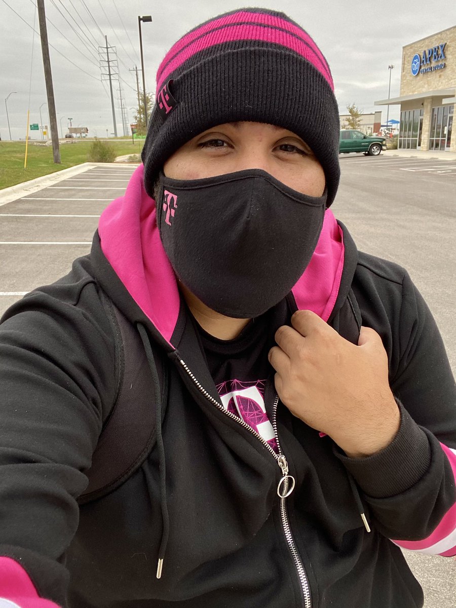 Tmobileone1's tweet photo. Was a little cool this morning so decided to bundle up with my T-Mobile swagg 🔥🔥🔥#TMobile @JonFreier https://t.co/wjUznUgzbB