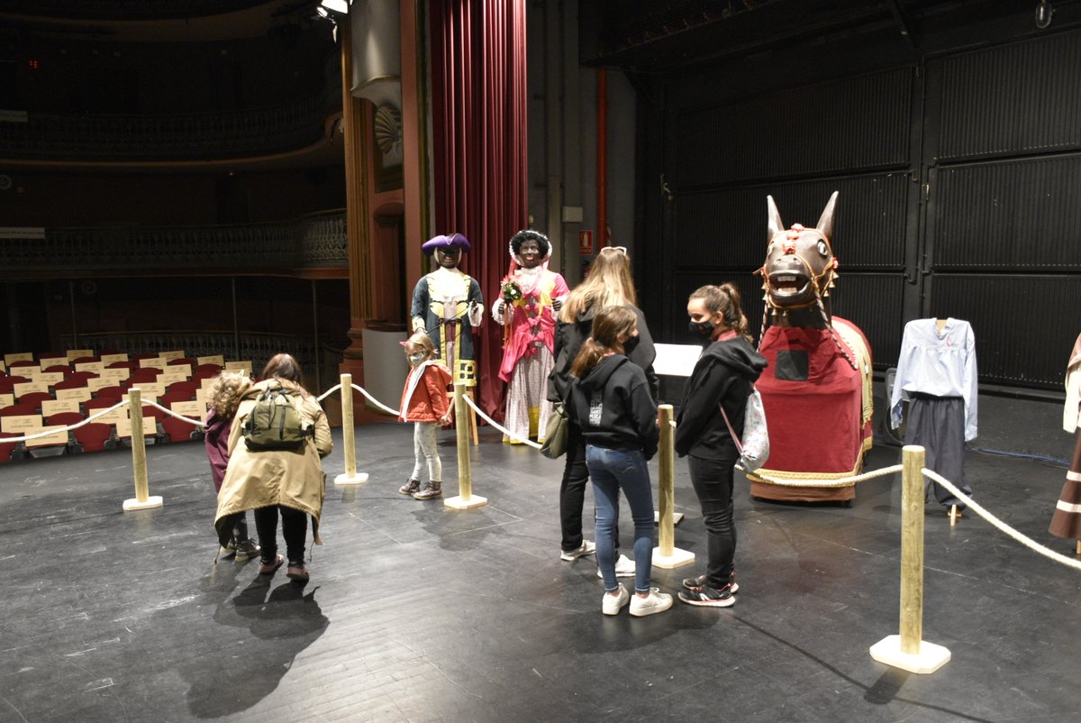 CulturaValls's tweet photo. 👉 Aquesta Santa Úrsula l’hem viscut de manera molt diferent i atípica. Tanmateix, hem viscut una fira cultural amb concerts, cultura popular, xerrades, presentacions de llibres i un accent casteller des del KM0 del Món Casteller.

#SantaÚrsulaValls #CulturaValls #CulturaSegura https://t.co/No6tcFAuPz