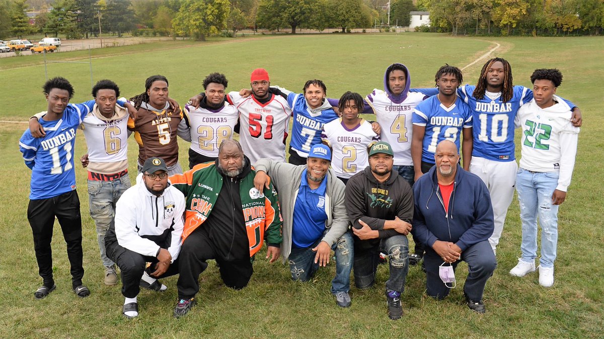 Jay_B_OWT's tweet photo. C/O 21 Football Players that played for Dayton Elite, Dayton Flames, Dayton Jets, Miami Valley Wolf Pack, &amp; Dayton Red Hawks.. this was a great moment for the coaches and players! @dmccleskey23 @FootballDunbar @AlterHSFootball @CJEAGLESFB @TippFB @TrotwoodSports #thurgoodmarshall https://t.co/wRjNAyMAZo
