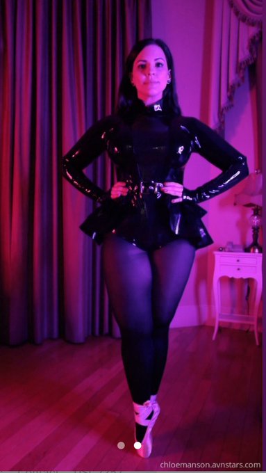 Open for pointe shoes 🩰✨ https://t.co/eQjfeajpY9