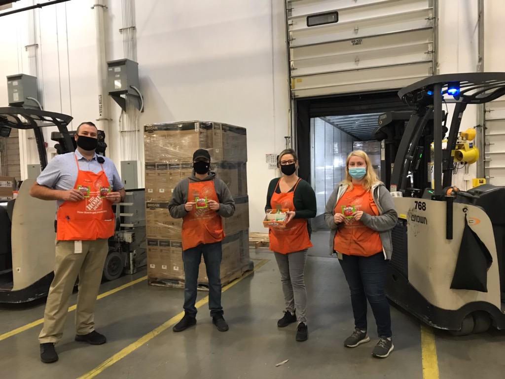 thd_jill's tweet photo. "Dipping" into #sundayfunday on the IB dock @TroyDFC6707 @aaron6707 @JohnKossick @SMeyerTHD https://t.co/AIt4RyYJ8x