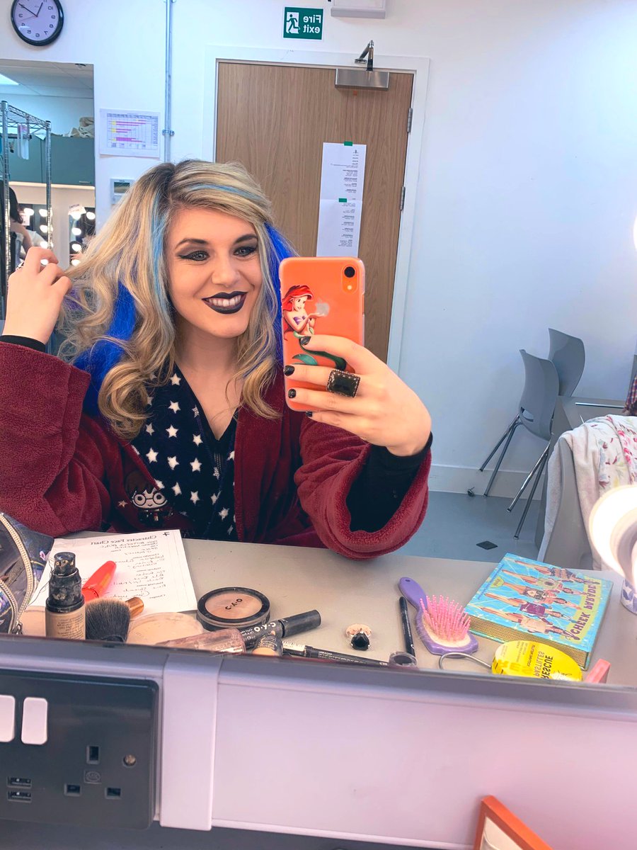 GraceSingerOMal's tweet photo. Happy World Opera Day! Let’s hope and pray all of our theatres will open soon to once again share this magnificent music with the world💙
#WorldOperaDay #Happyworldoperaday #opera #singer #operasinger #theatre #music #musicismagic #Marenka #BarteredBride #Smetana🎶 https://t.co/TXfUbQz41g
