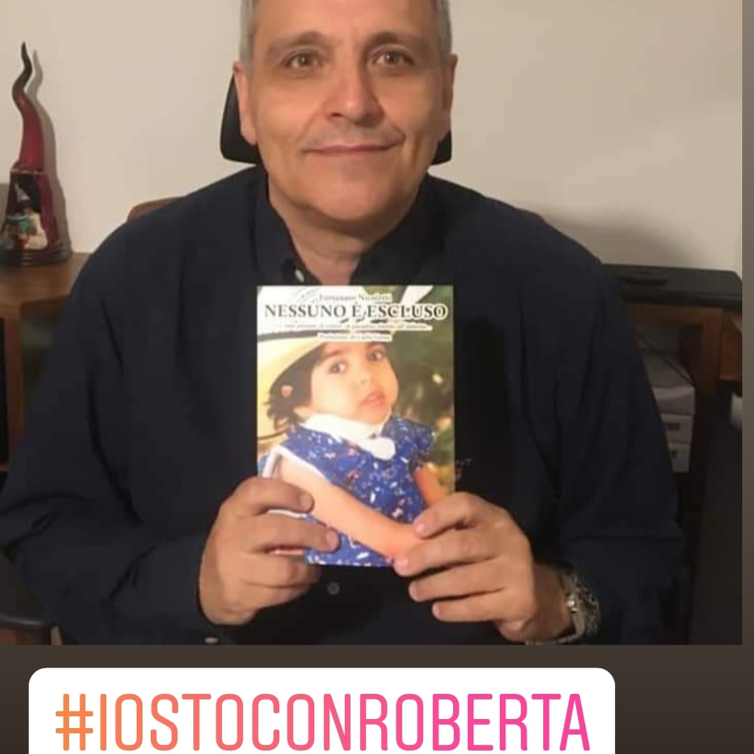 Anche #mauriziodegiovanni sta con Roberta.
#IOSTOCONROBERTA