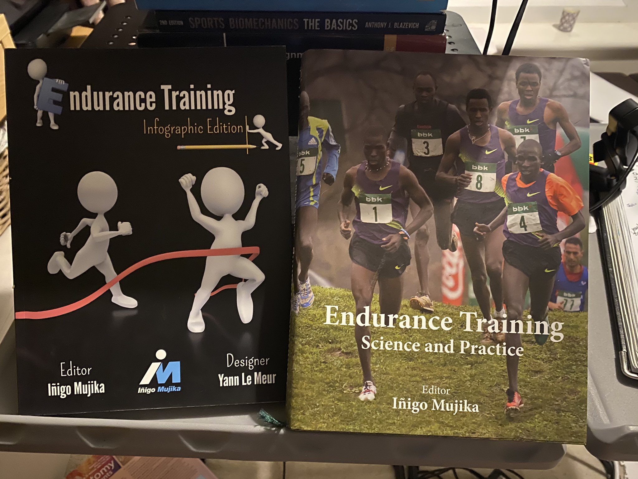 nødvendig omhyggelig ugentlig Inigo Mujika (En) on Twitter: "Interested in #endurance #training ? For  fully referenced scientific detail, choose left; for straight to the point  information, choose right. https://t.co/U5zngThAcp https://t.co/Ytd6qJ2nvI"  / Twitter